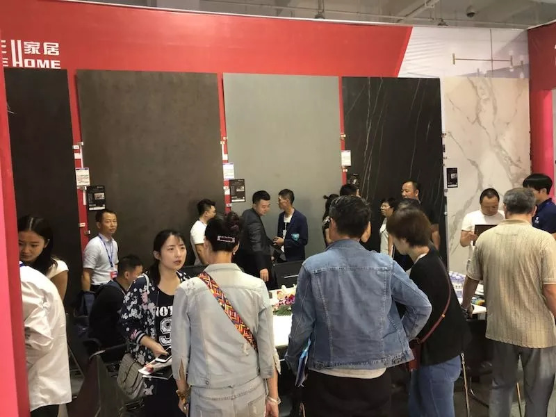 客似云來(lái),德利豐家居成甘肅藍(lán)裝家博會(huì)貴寵!(圖1) 客似云來(lái),德利豐家居成甘肅藍(lán)裝家博會(huì)貴寵!(圖1)