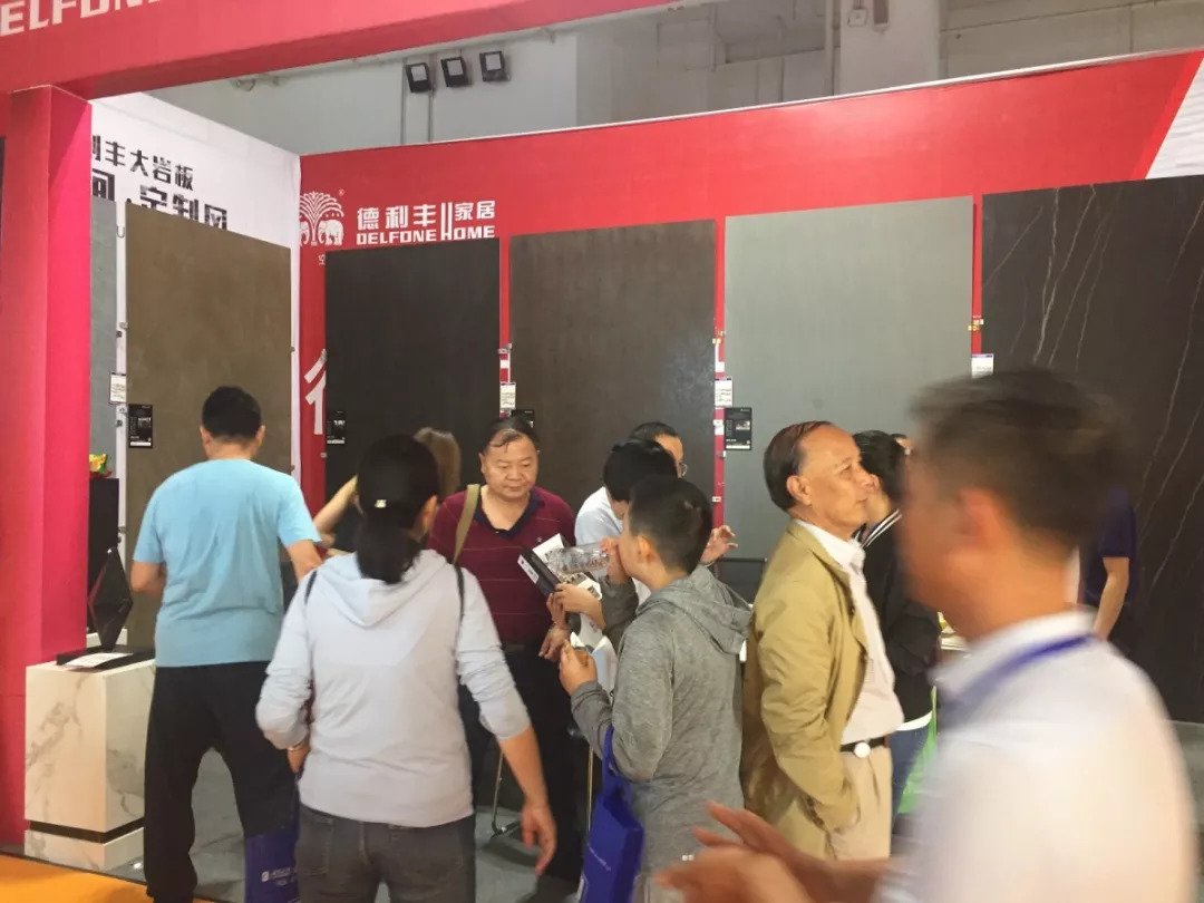 客似云來(lái),德利豐家居成甘肅藍(lán)裝家博會(huì)貴寵!(圖2) 客似云來(lái),德利豐家居成甘肅藍(lán)裝家博會(huì)貴寵!(圖2)