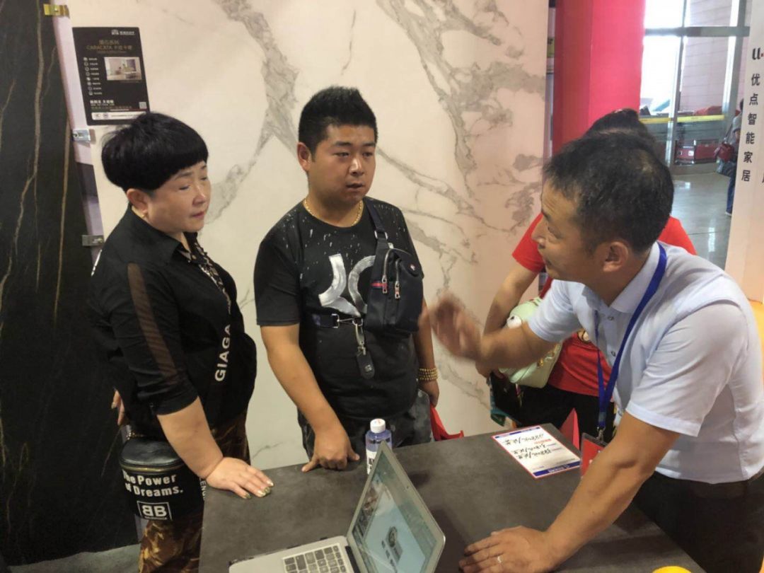 客似云來(lái),德利豐家居成甘肅藍(lán)裝家博會(huì)貴寵!(圖3) 客似云來(lái),德利豐家居成甘肅藍(lán)裝家博會(huì)貴寵!(圖3)